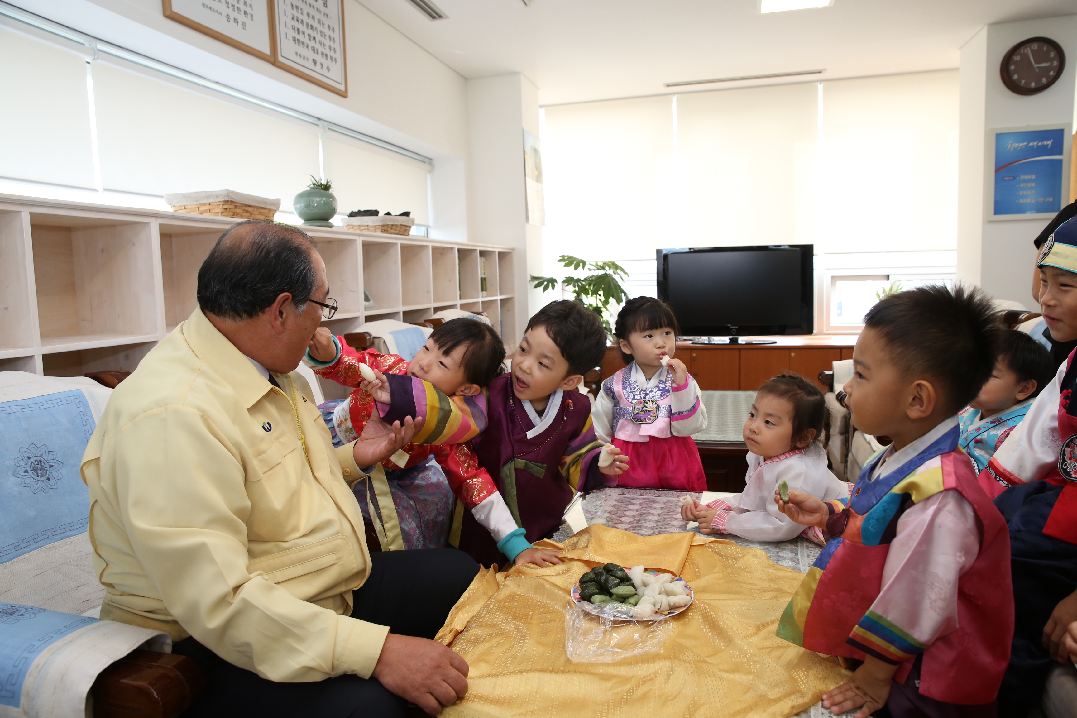 2015.09.25. 추석명절맞이 유치원생 군수실 방문