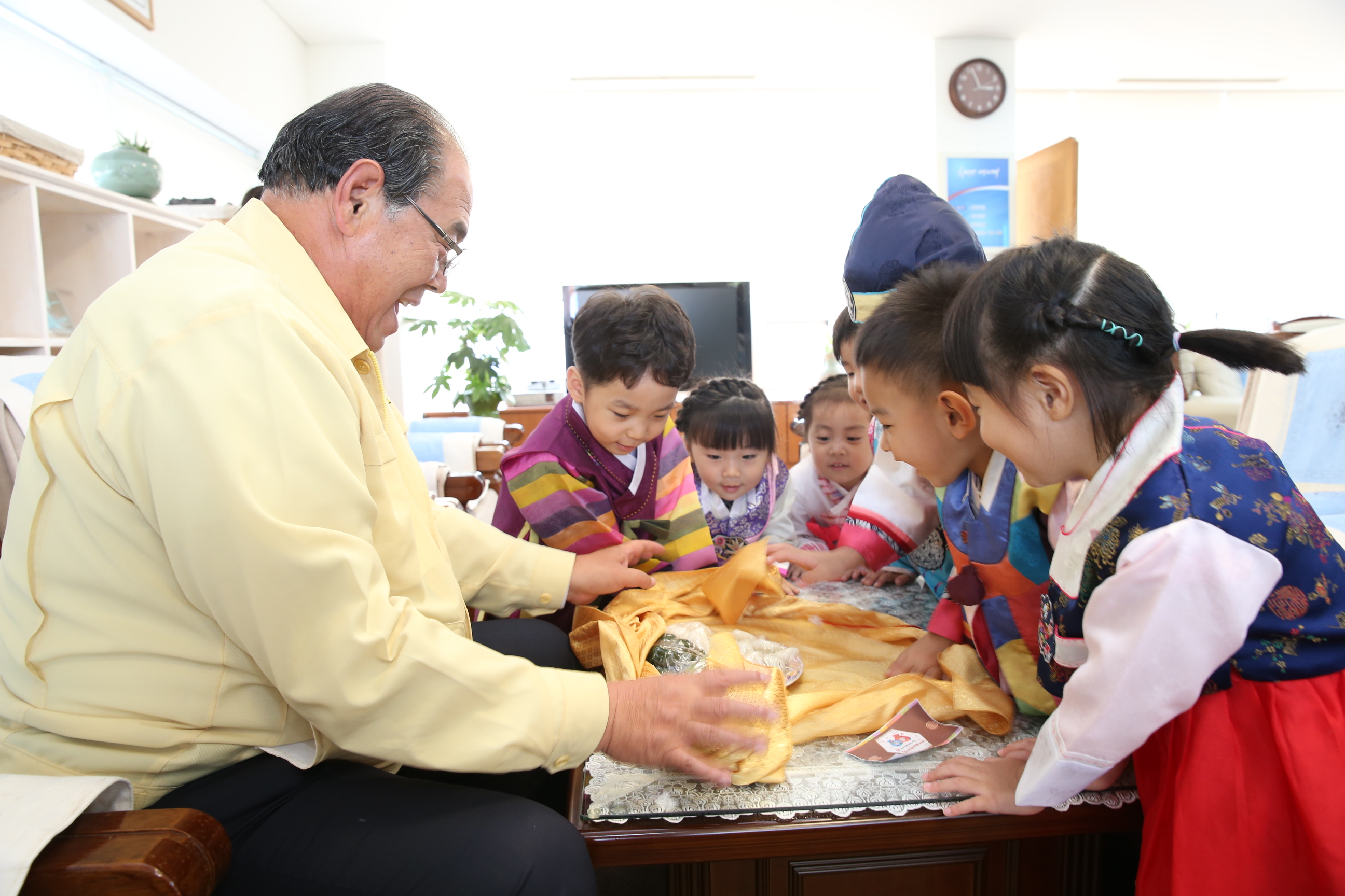 2015.09.25. 추석명절맞이 유치원생 군수실 방문