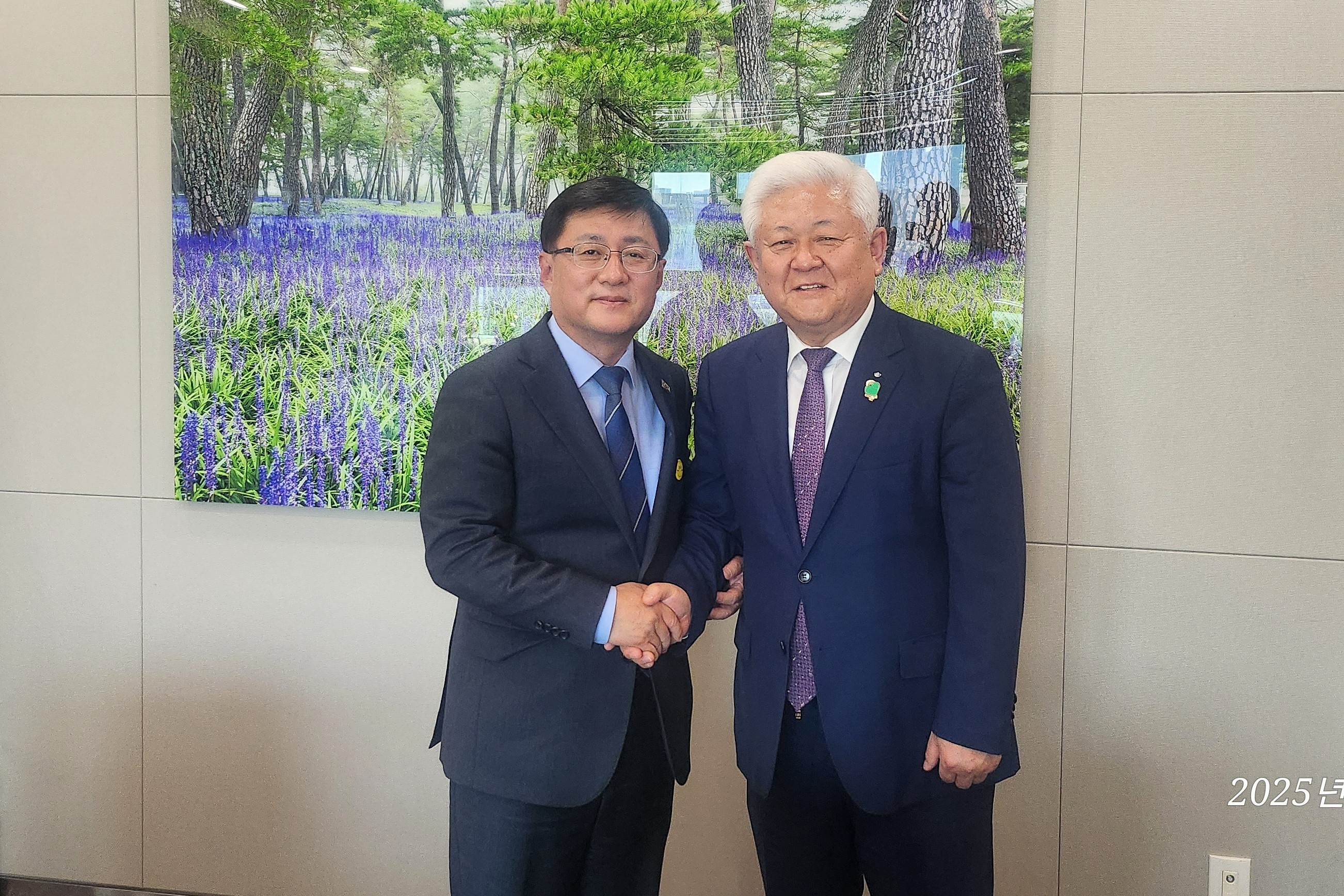 2025.11.03. 황인홍무주군수 김성환 기후에너지환경부장관 국비 확보를 위한 면담