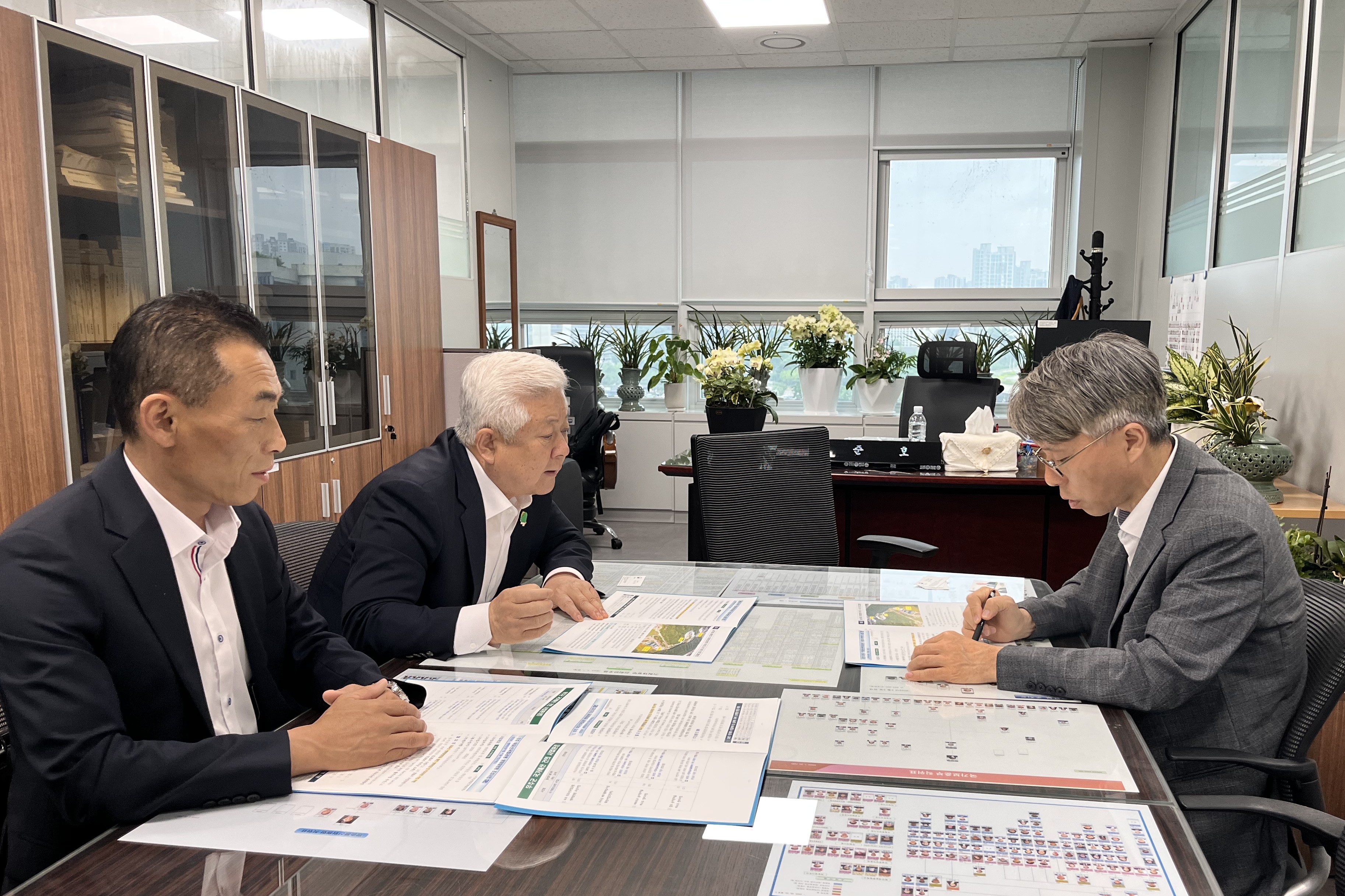 2025.07.16. 황인홍무주군 국가예산 확보 위해 기획재정부 예산실 방문